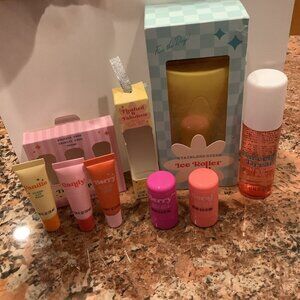 Face Of The Day Beauty Bundle New In Box